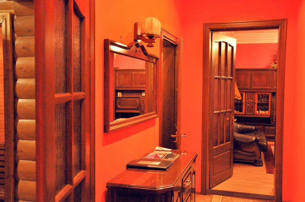 Knaus Apartments TTchernivtsi Extérieur photo