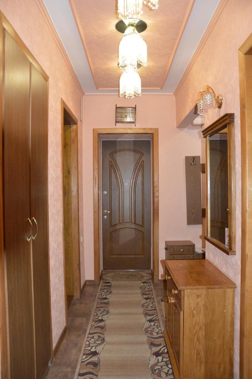 Knaus Apartments TTchernivtsi Extérieur photo