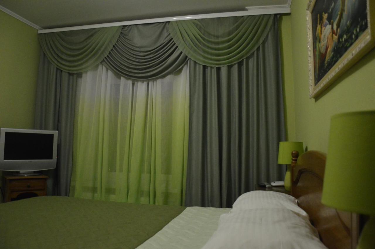 Knaus Apartments TTchernivtsi Extérieur photo